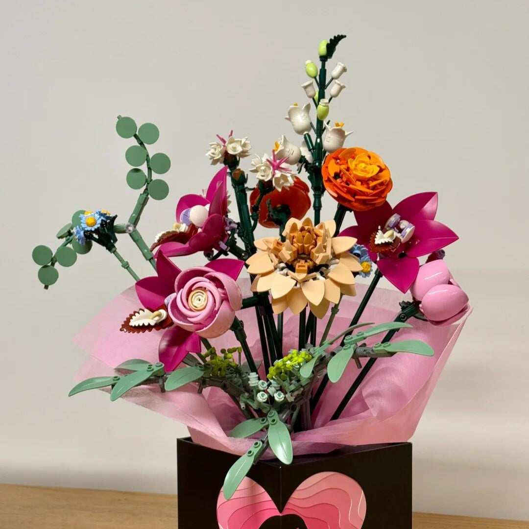 Pink Flower Bouquet Building Blocks Set - Creative Decor Kit